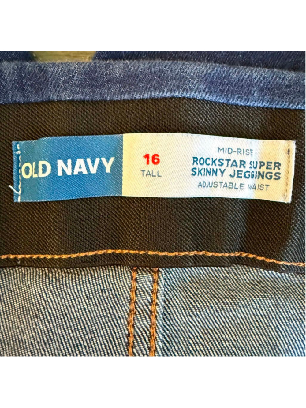 Old Navy Women's Dark Wash Pull-On Skinny Jeans - Picture 3 of 8